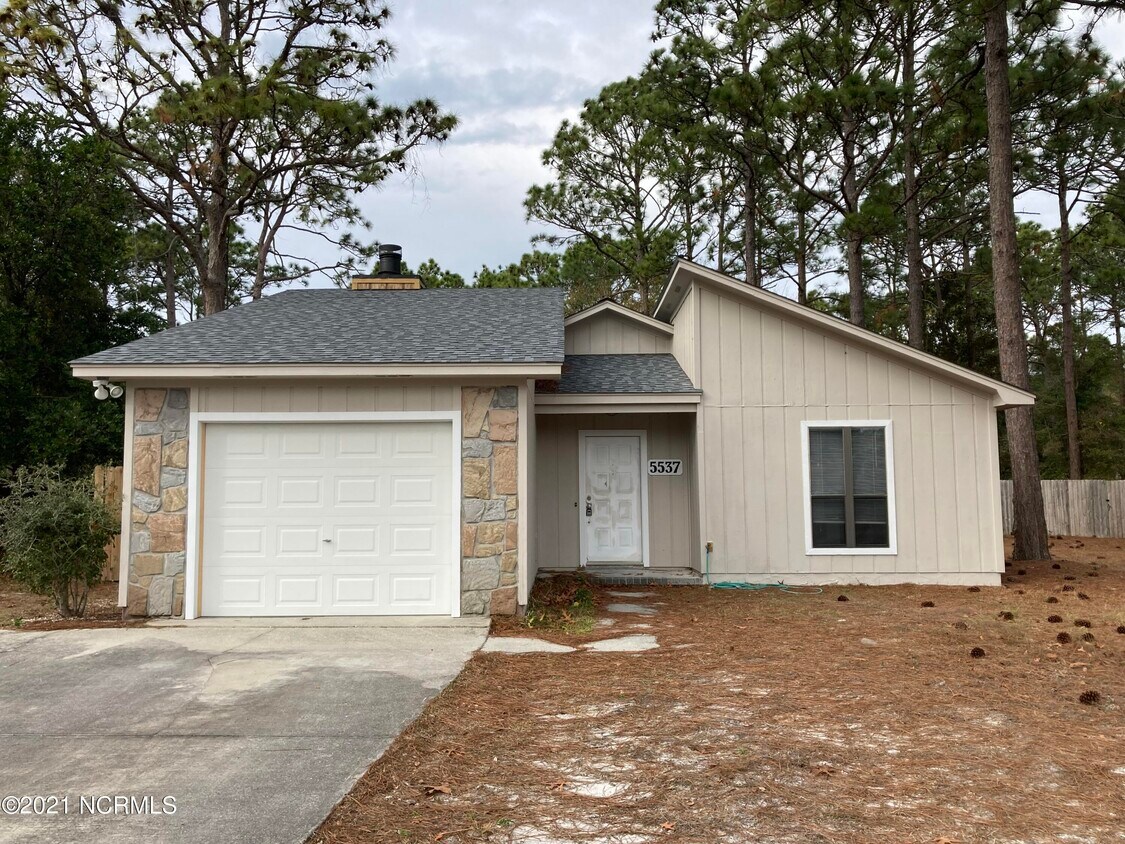 Foto principal - 5537 Eagles Nest Dr