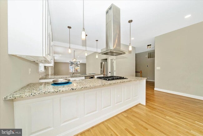 Building Photo - 3313 Moline Rd