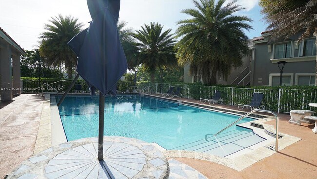 Foto del edificio - 4752 NW 114th Ave