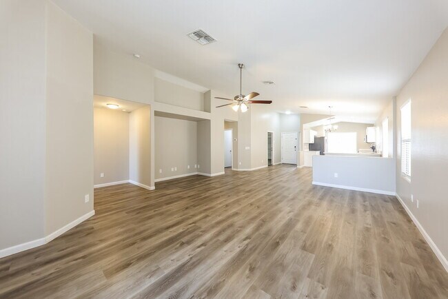 Foto del edificio - 10016 W Gross Ave