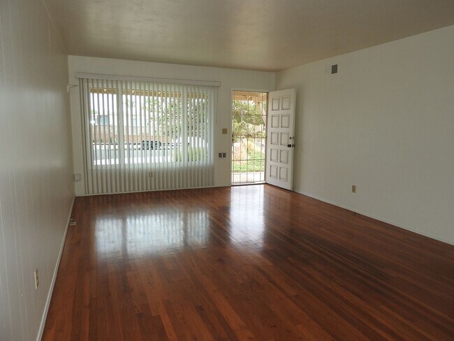 Foto del edificio - 3 Bedroom House in quiet neighborhood