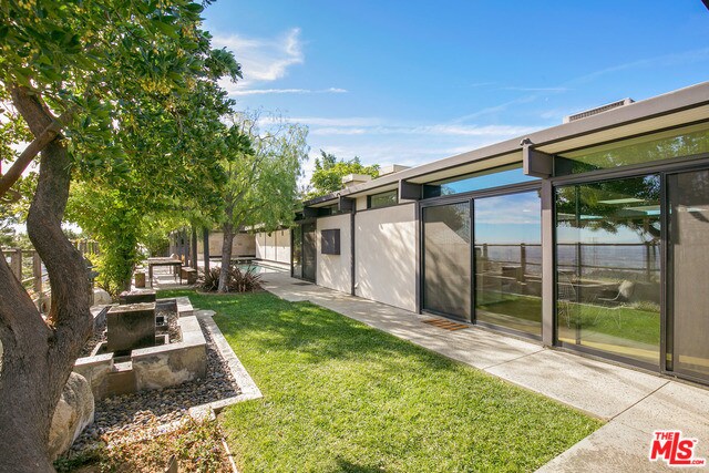 Building Photo - 2419 Solar Dr