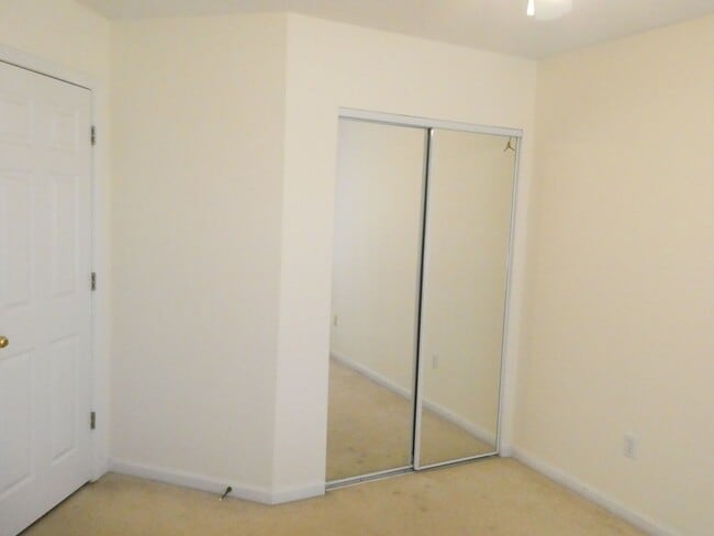 Building Photo - 3 Bed, 2 Bath Home; off Creasy Springs Rd