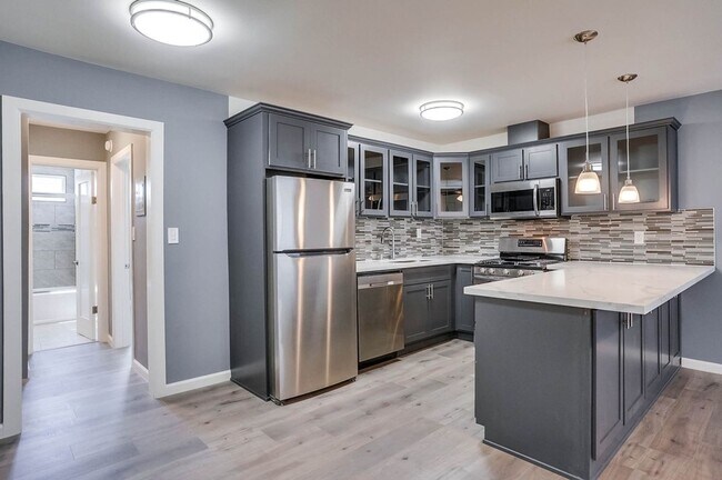 Foto del interior - Pet Friendly Apartment Complex in South LA - Gated Parking, Laundry In-Units, Manager On-Site