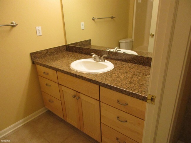 Building Photo - 2 br, 2 bath Condo - Heatherwood