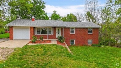 Building Photo - 3205 Pioneer Dr
