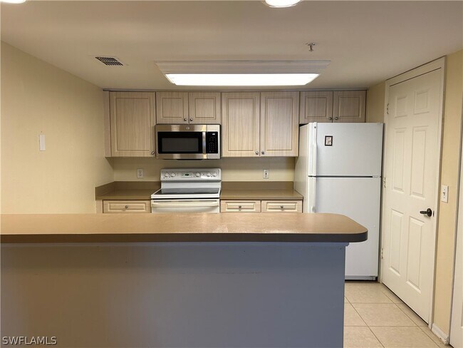 Building Photo - 1757 Four Mile Cove Pkwy