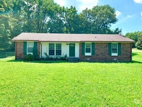 Building Photo - 339 Lake Ct Dr