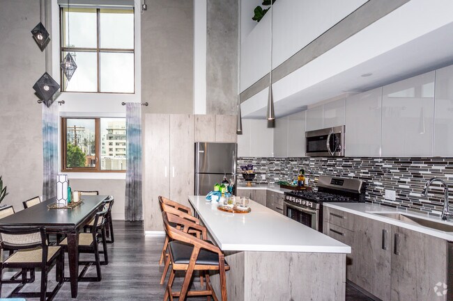 Interior Photo - The Mansfield at Miracle Mile