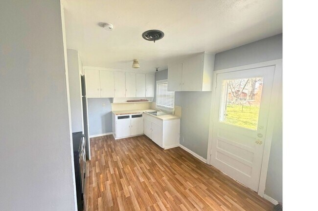 Foto del edificio - 301 Charles Ln