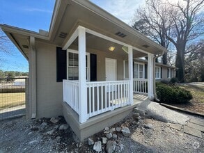 Building Photo - 2 Lester Ln