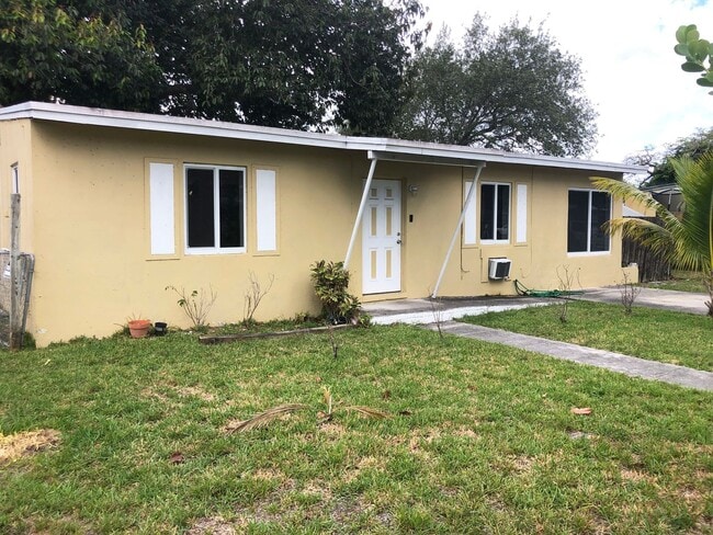 Building Photo - Large 3-1 with Impact windows