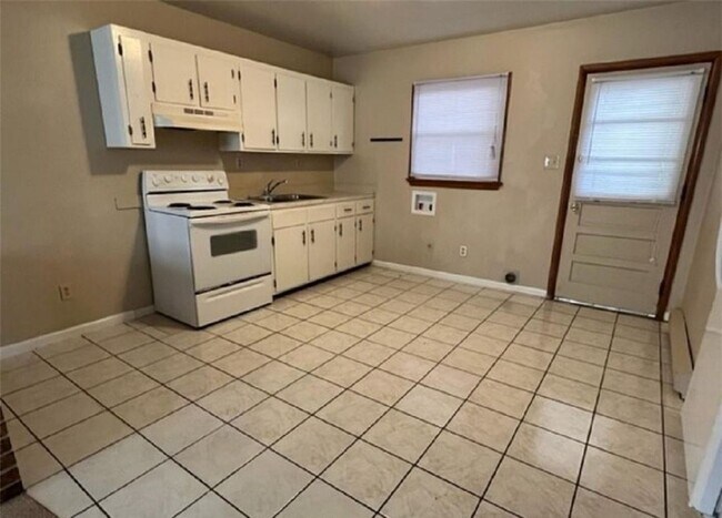 Building Photo - 2 Bedroom Duplex Ocean View