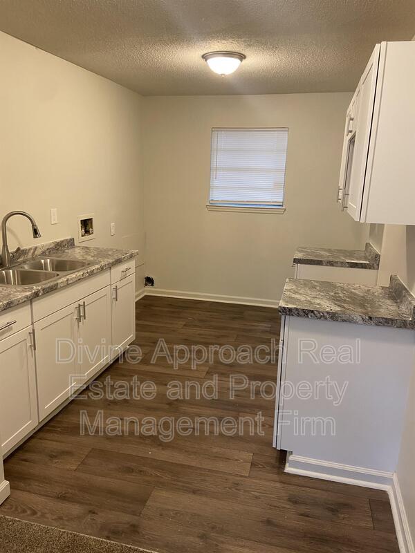 Building Photo - 1121 4th Ct W