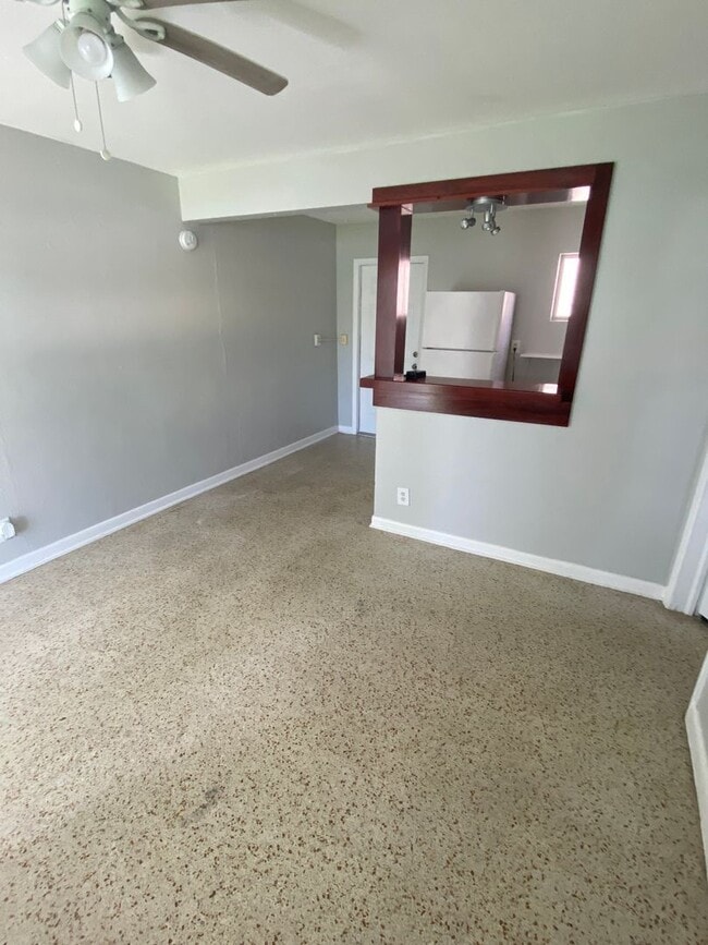 Foto del edificio - 711 Gotham Ct