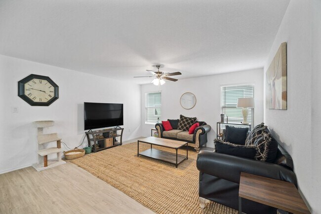 Foto del edificio - 6950 Biotite Rdg