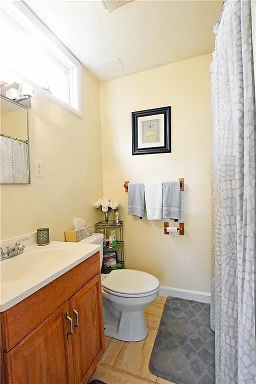 Baño n.° 1 - 223 Armington St
