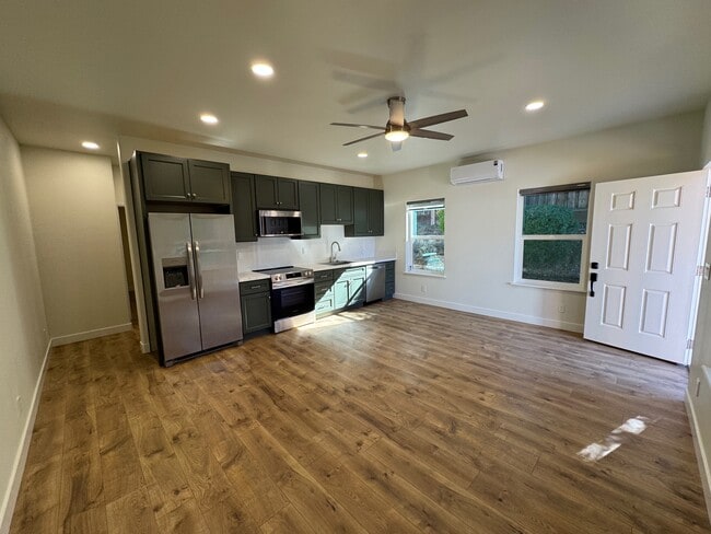 Building Photo - 5609 Benhenry Ct