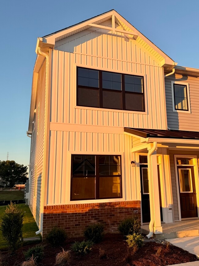 Foto del edificio - 1145 Savannah Rd