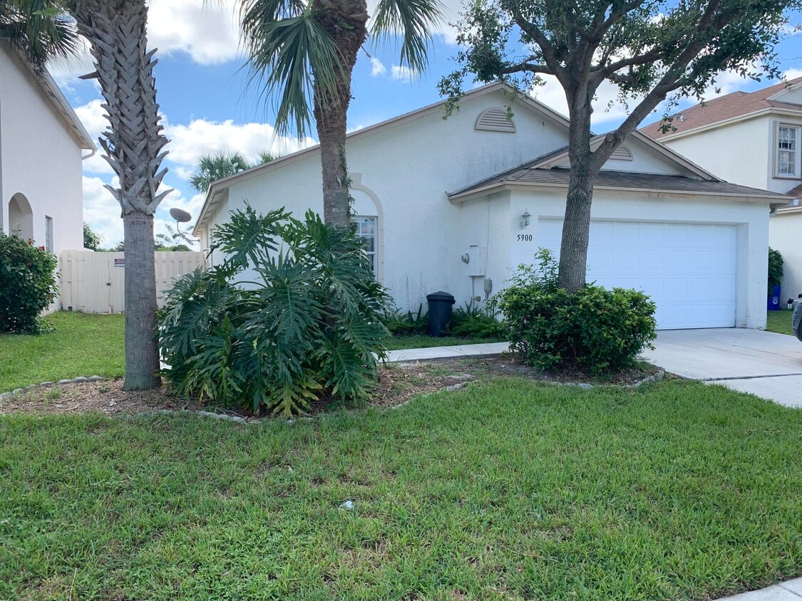 Primary Photo - 5900 Azalea Cir