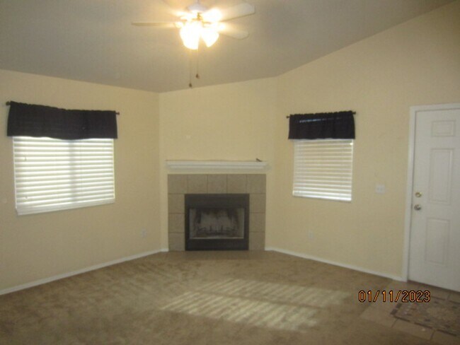 Foto del edificio - Attractive 3 bed. 2 Ba. Home Located in De...