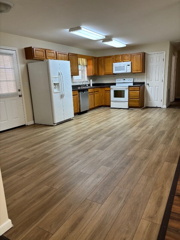 Foto del edificio - 8684 Bowden St