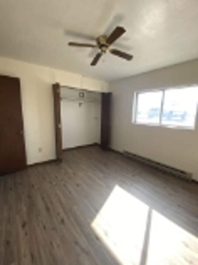 Building Photo - 306 Columbine Ave