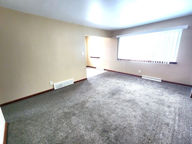 Building Photo - 11059 W Hampton Ave