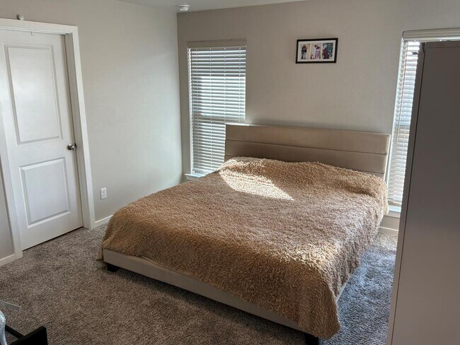 Foto del edificio - 1303 Terra Cotta St