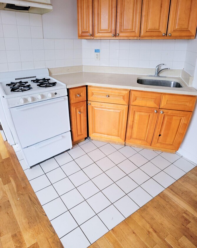 663 Crescent Ave Unit 3E, The Bronx, NY 10458 Room for Rent in The