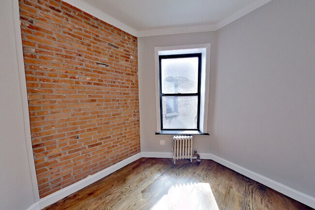 Building Photo - 206 E 83RD (2ND & 3RD AVE) #5E