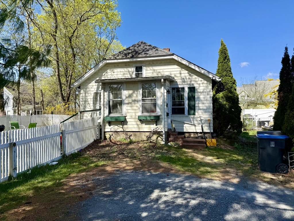 Primary Photo - 21 1/2 Union St