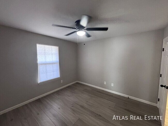 Foto del edificio - 5712 W Asbury Pl