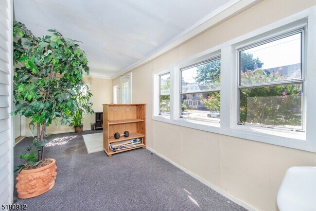 Building Photo - 151 Claremont Ave