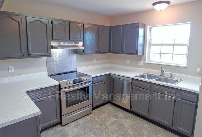 Foto del edificio - 3905 Hillside Terrace Ln