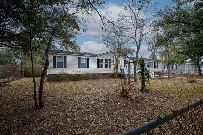Building Photo - 119 Freshwater Dr