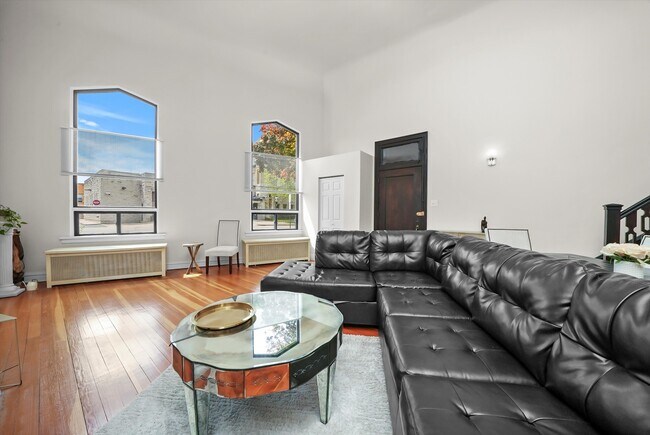 Foto del edificio - 30 Lawton Rd