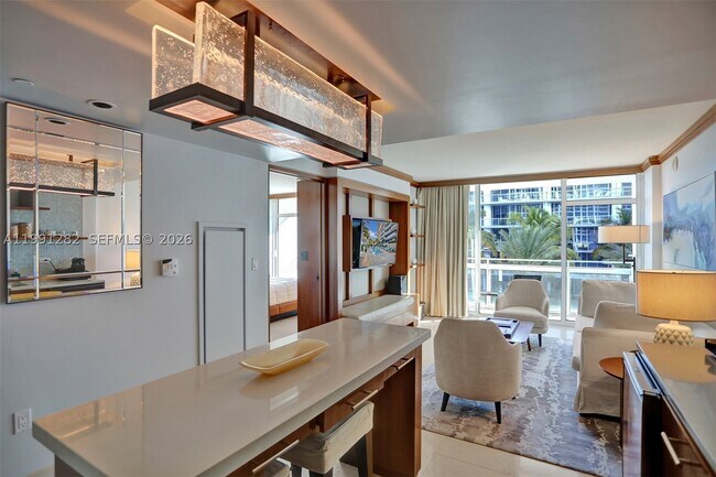 Foto del edificio - 6801 Collins Ave