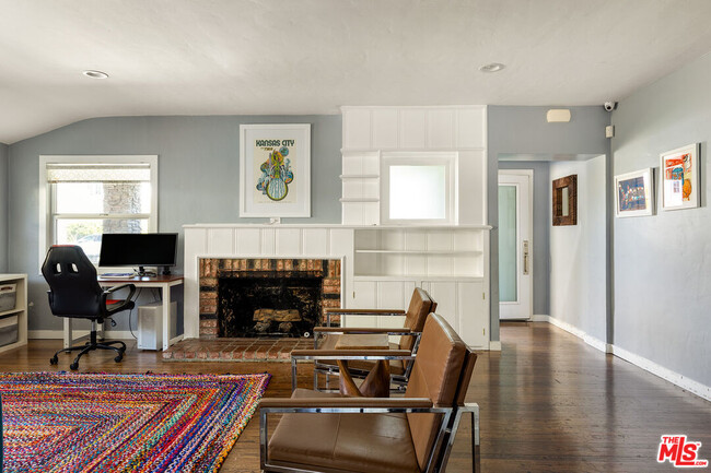 Foto del edificio - 2675 Greenfield Ave