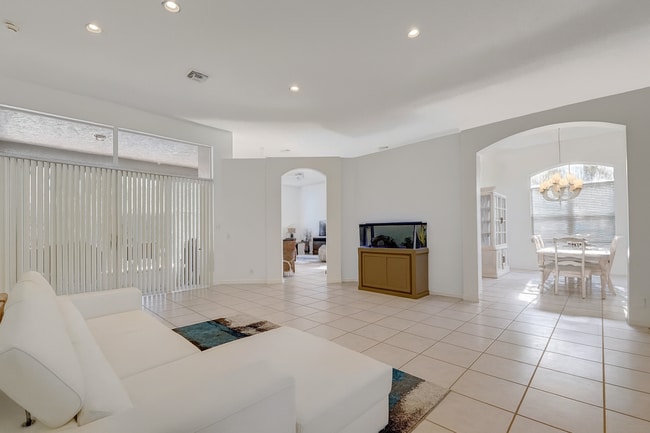 Building Photo - 18700 Ocean Mist Dr