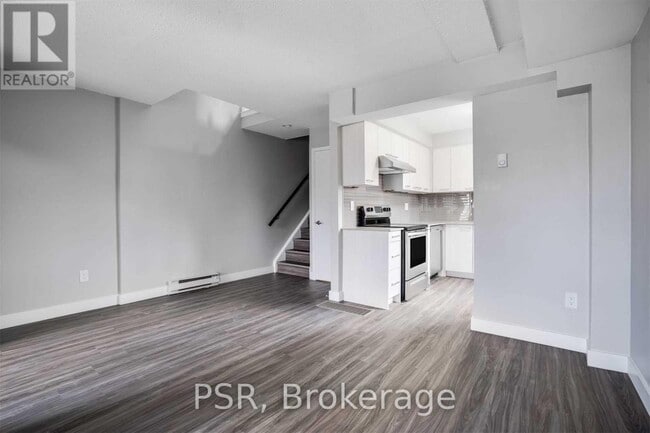 Building Photo - 2 Blackthorn Ave