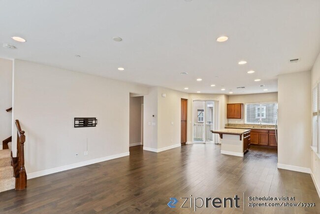 Building Photo - 722 Cannery Pl