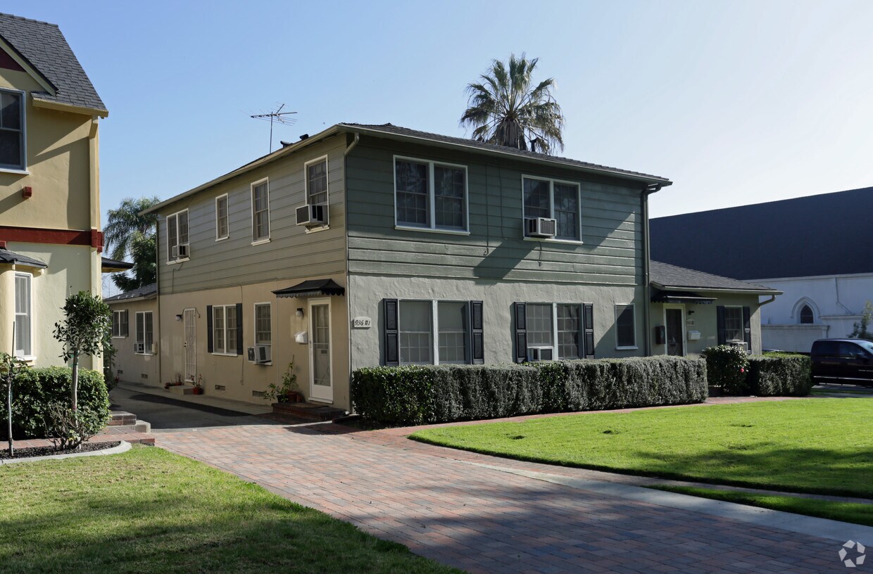 Foto principal - 936-938 N Euclid Ave