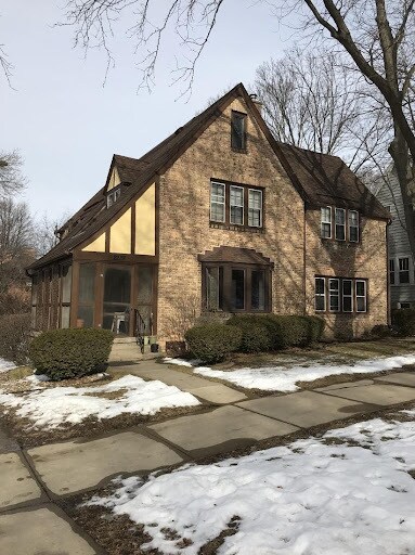 Primary Photo - 2228 Kendall Ave
