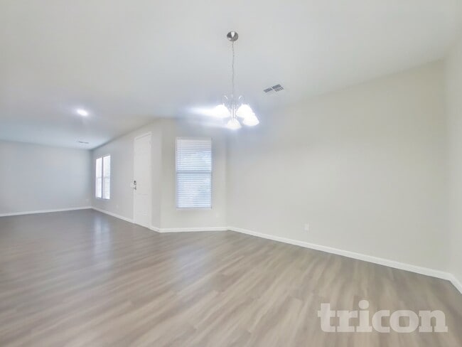 Building Photo - 26011 N Sandstone Way