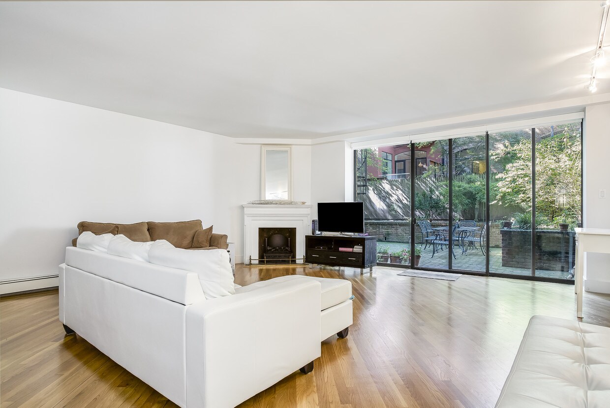 Foto principal - 842 Carroll St