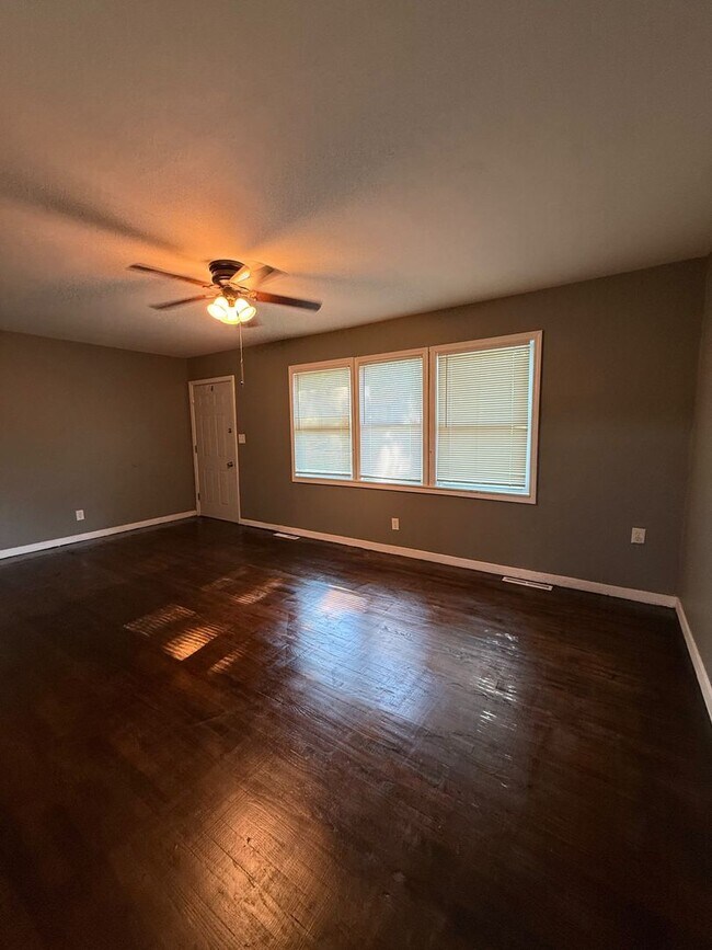 Foto del edificio - 6304 E 149th St