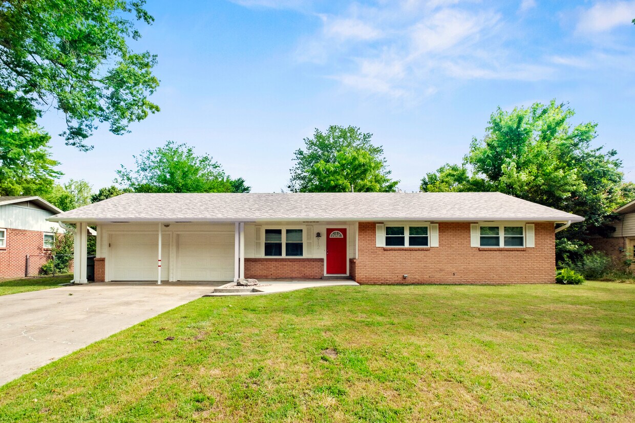 Primary Photo - 912 W Bel Air Dr