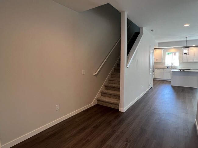 Building Photo - NEWER CONSTRUCTION!! Luxury 3 bedroom, 2.5...