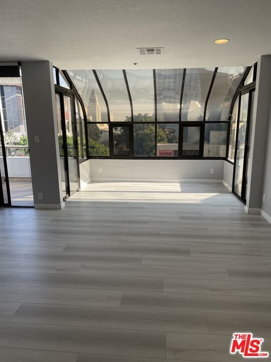 Foto del edificio - 121 S Hope St